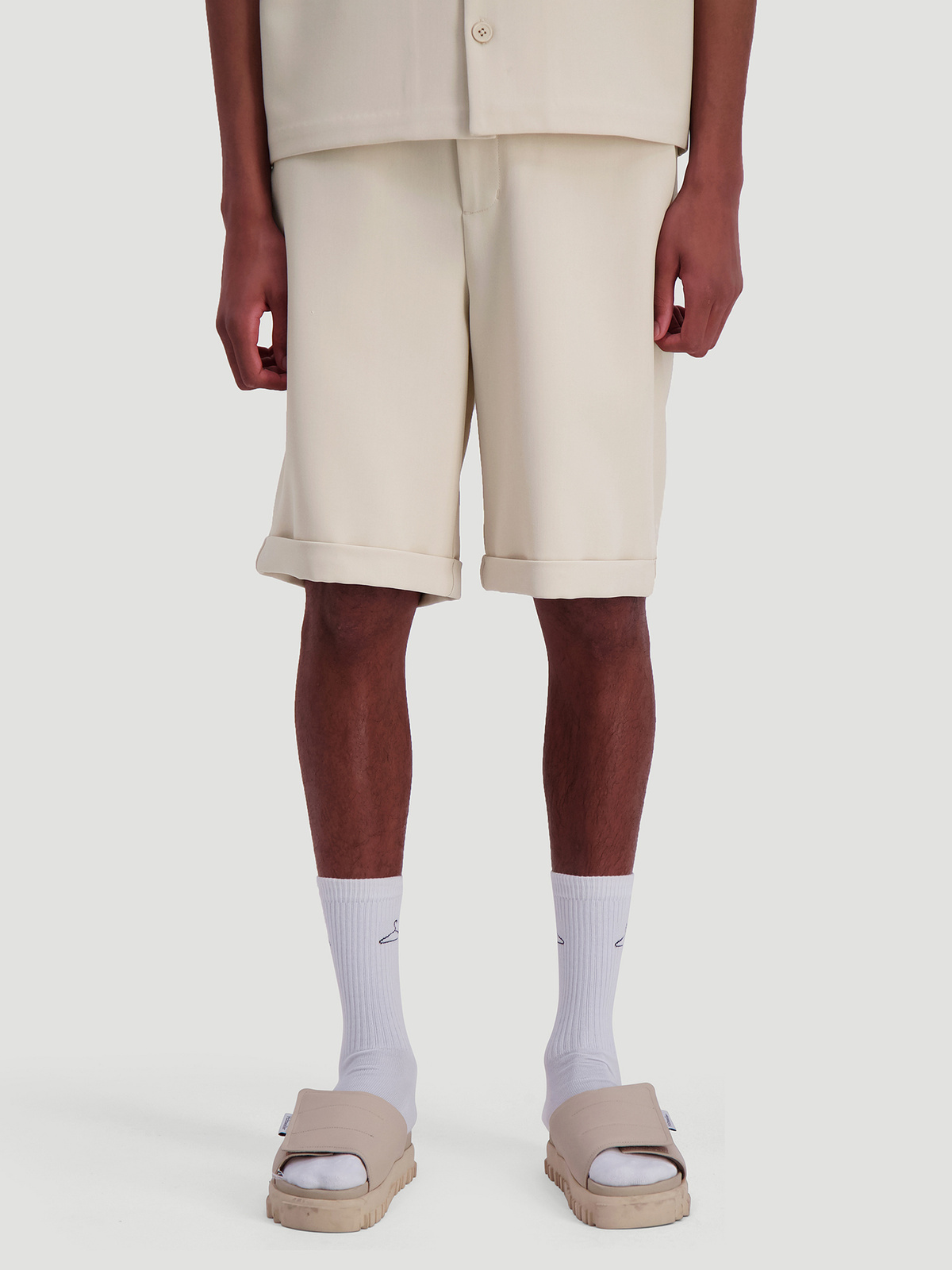 Temo Shorts Sand 2