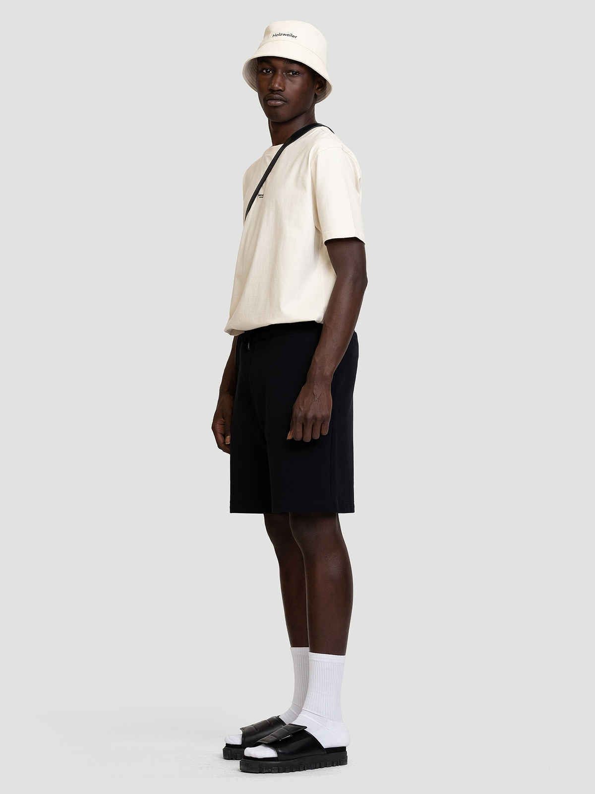 M. Oslo Shorts Black 2