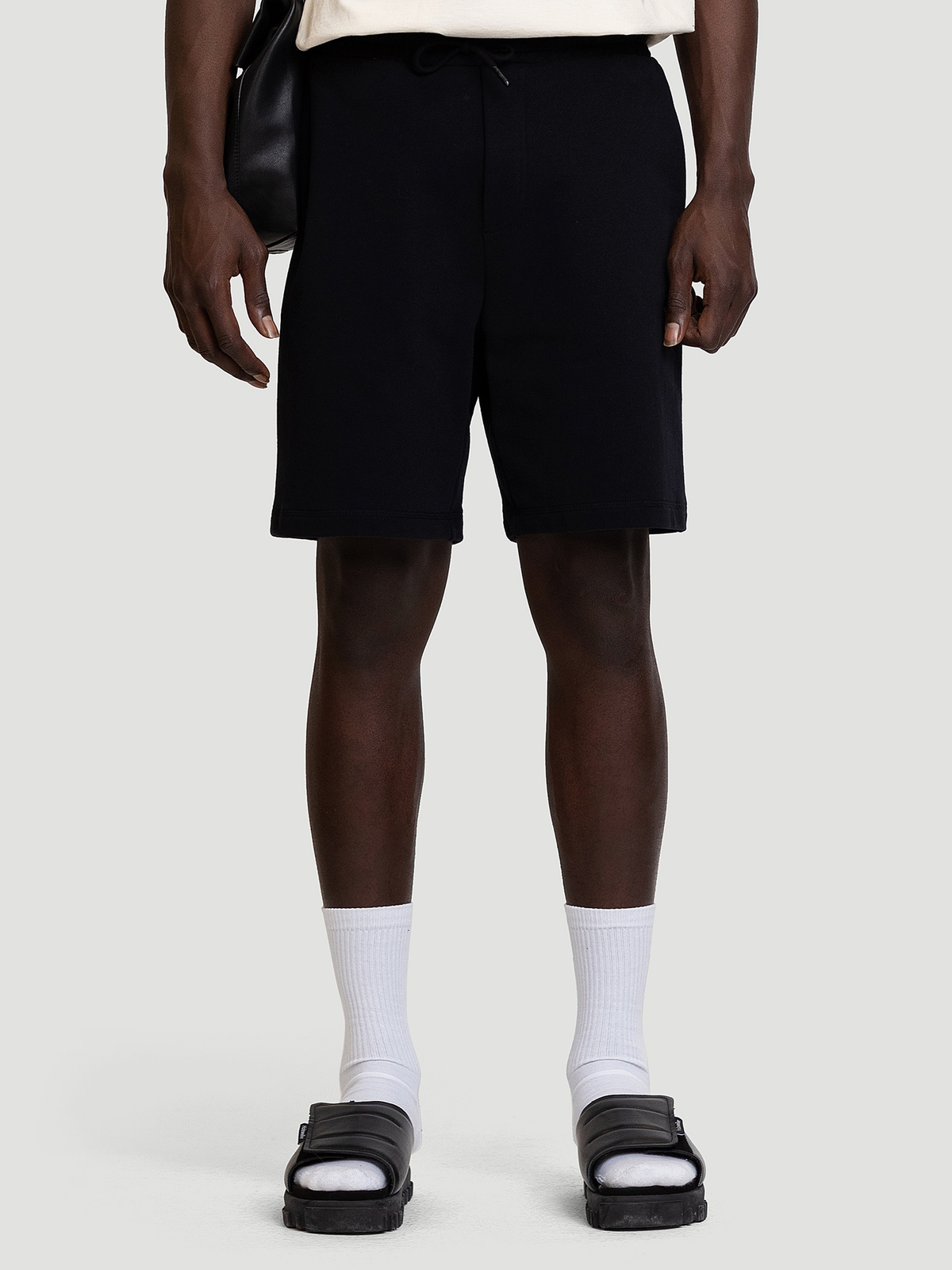 M. Oslo Shorts Black 5
