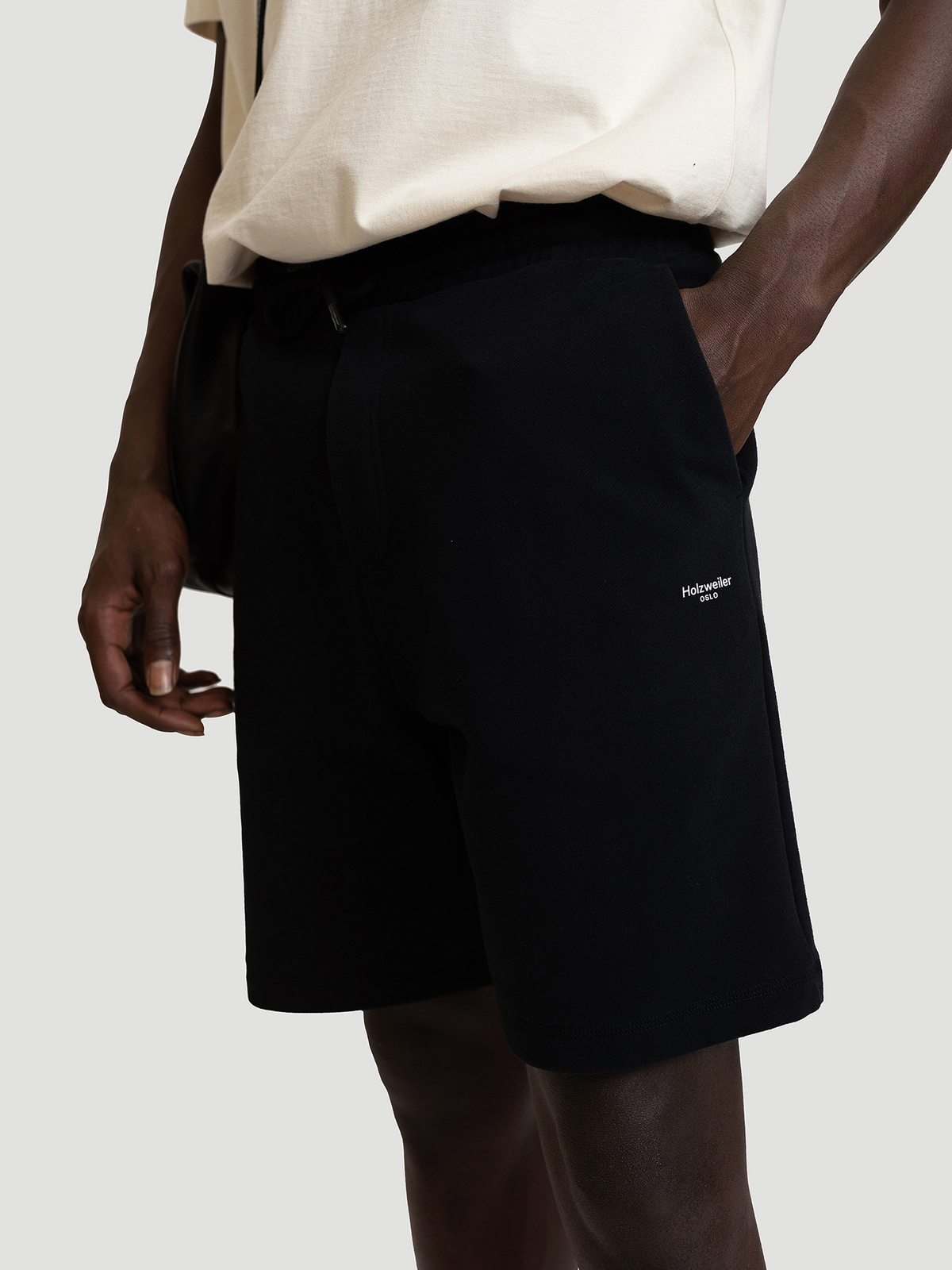 M. Oslo Shorts Black 1