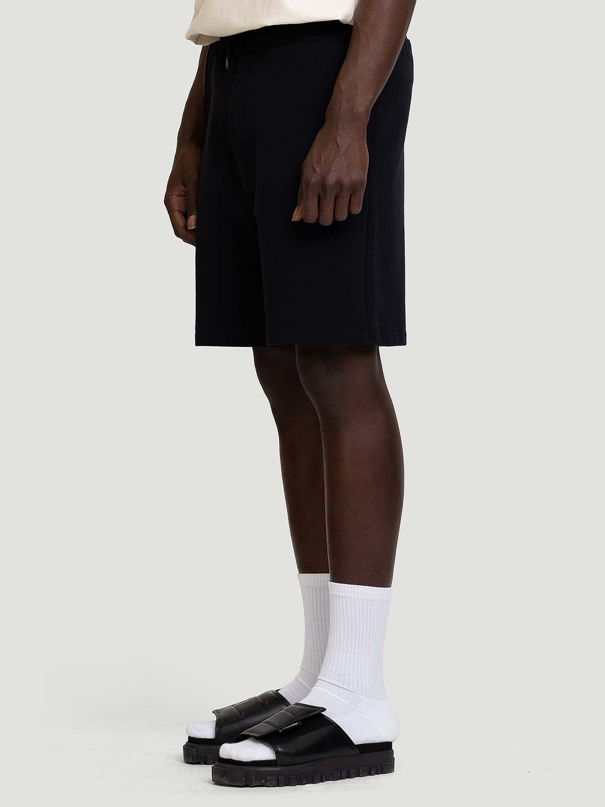 M. Oslo Shorts Black 4