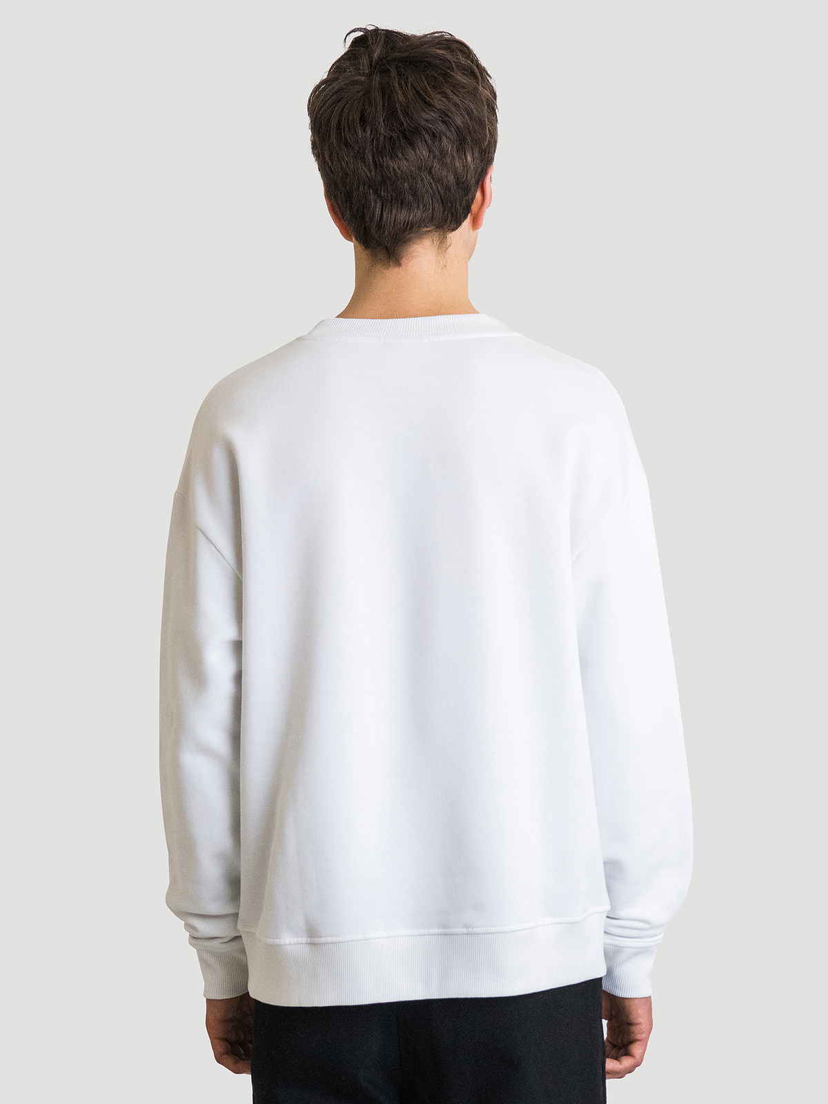 Hanger Crew White 8