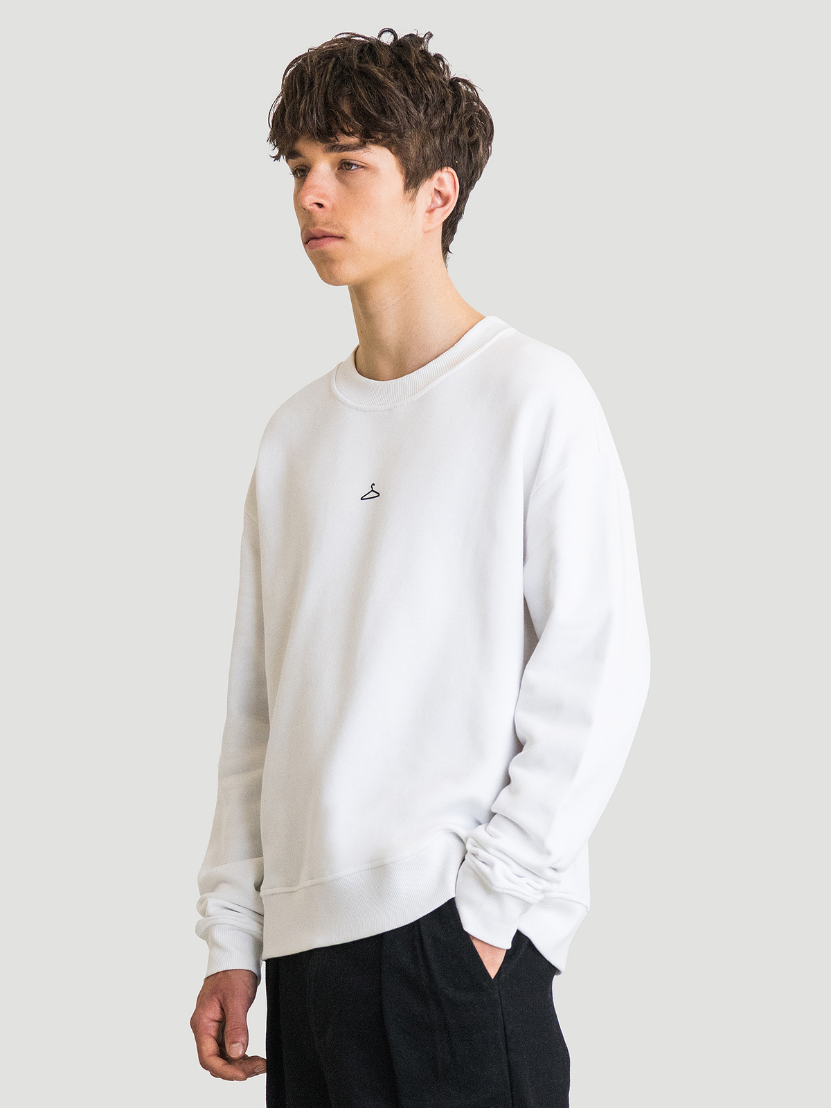 Hanger Crew White 5