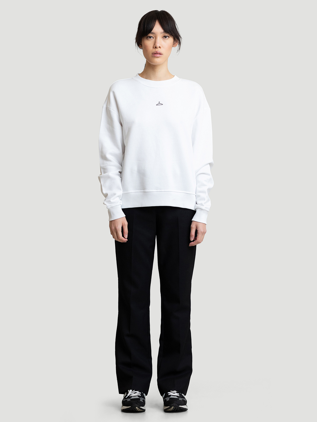 Hanger Crew White 7