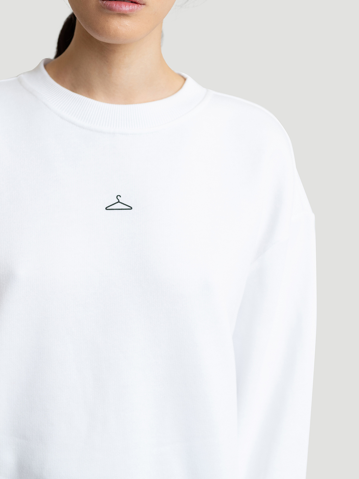 Hanger Crew White 2