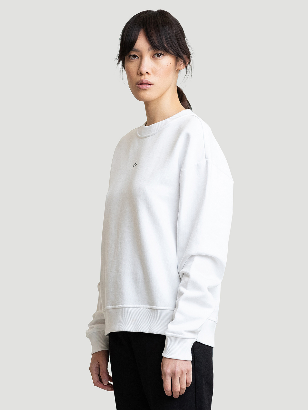 Hanger Crew White 4