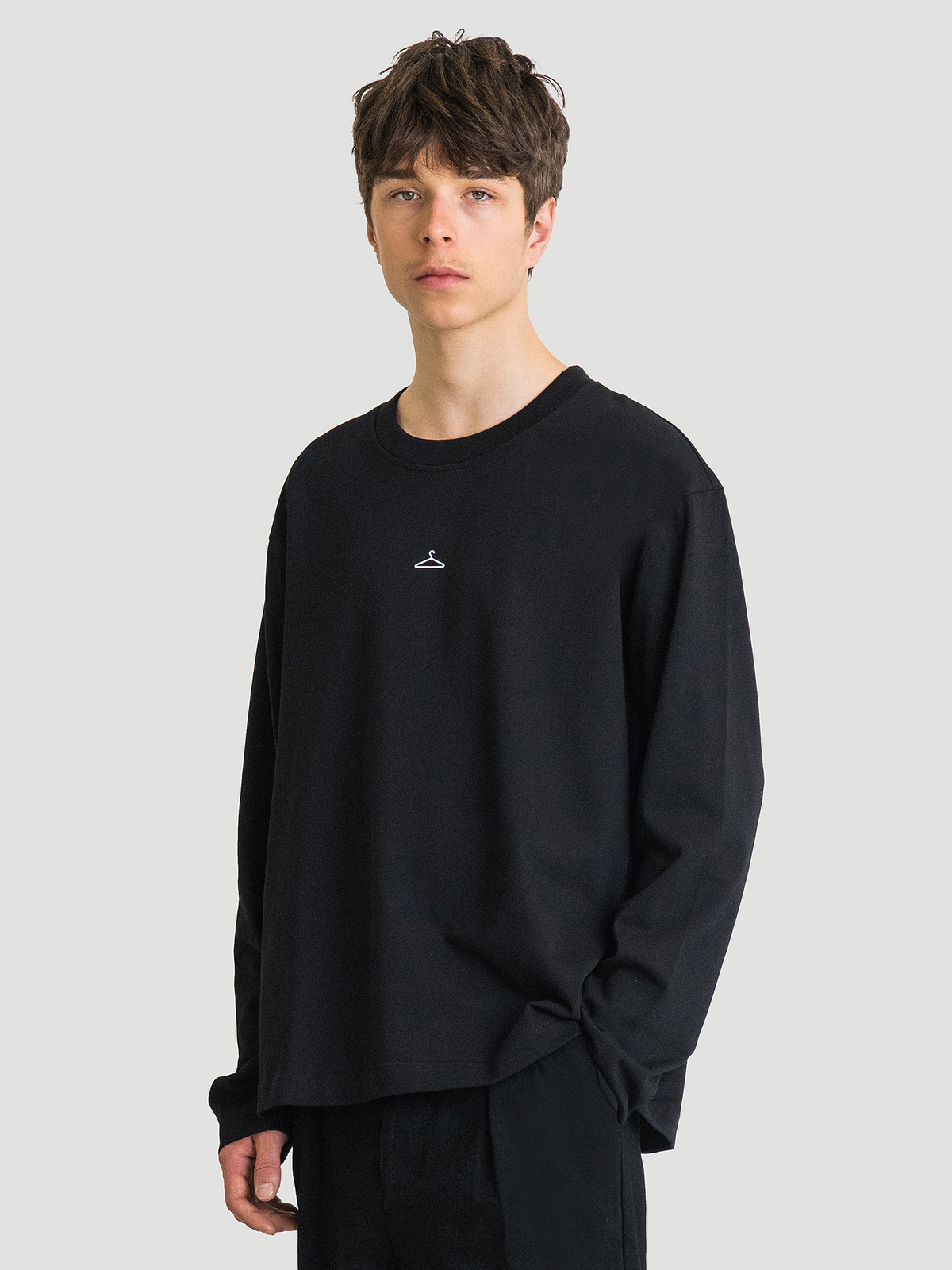 Hanger Longsleeve Black 6