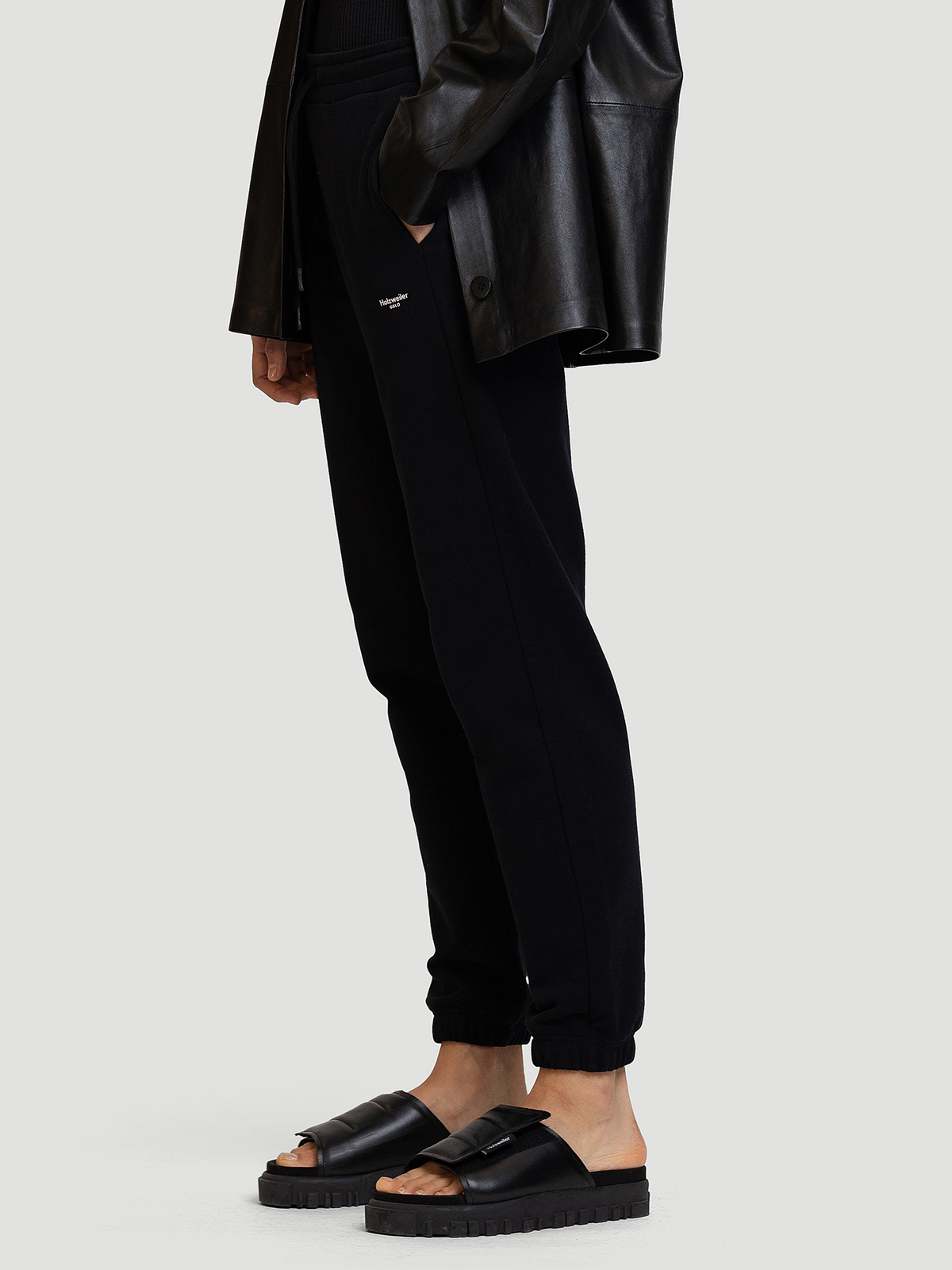 W. Oslo Sweat Trouser Black 3