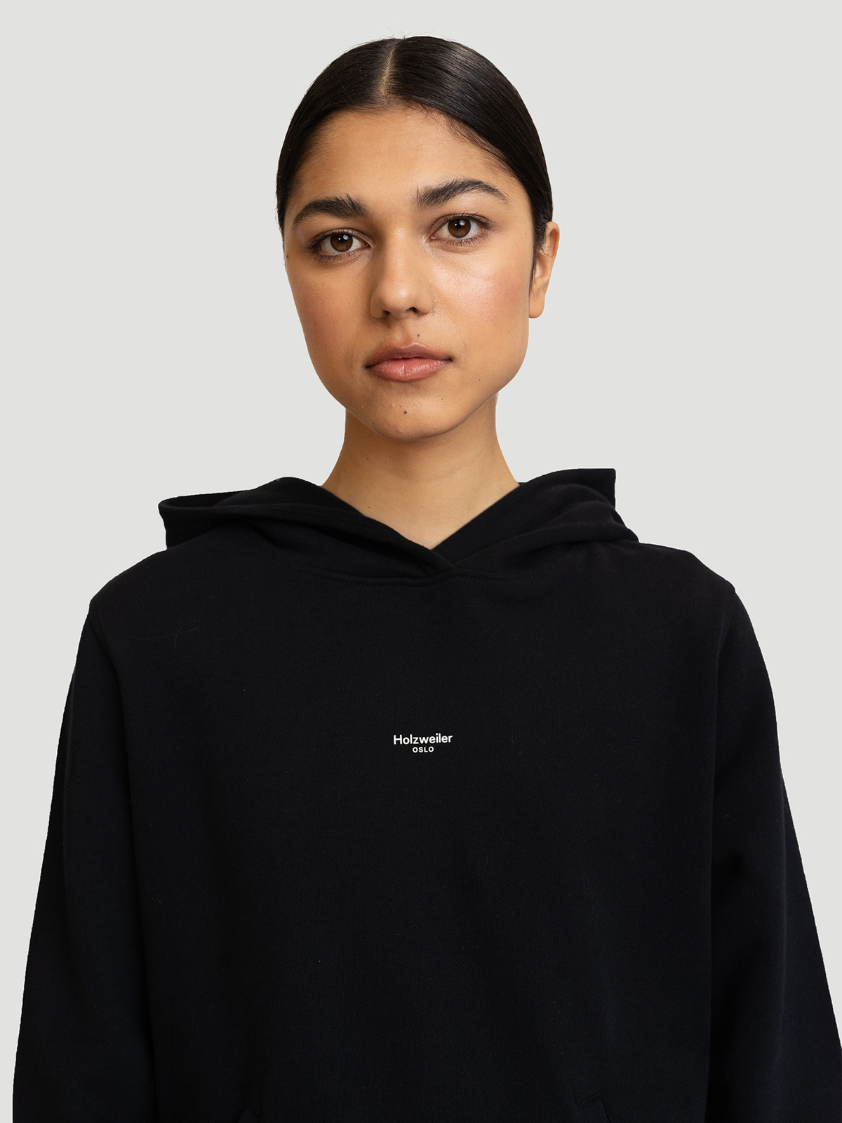 W. Oslo Hoodie Black 1
