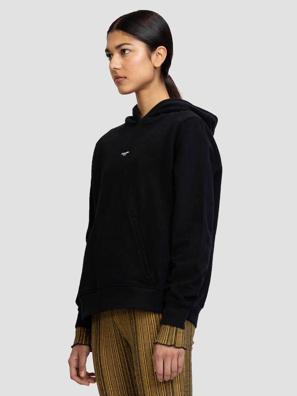 W. Oslo Hoodie Black 3