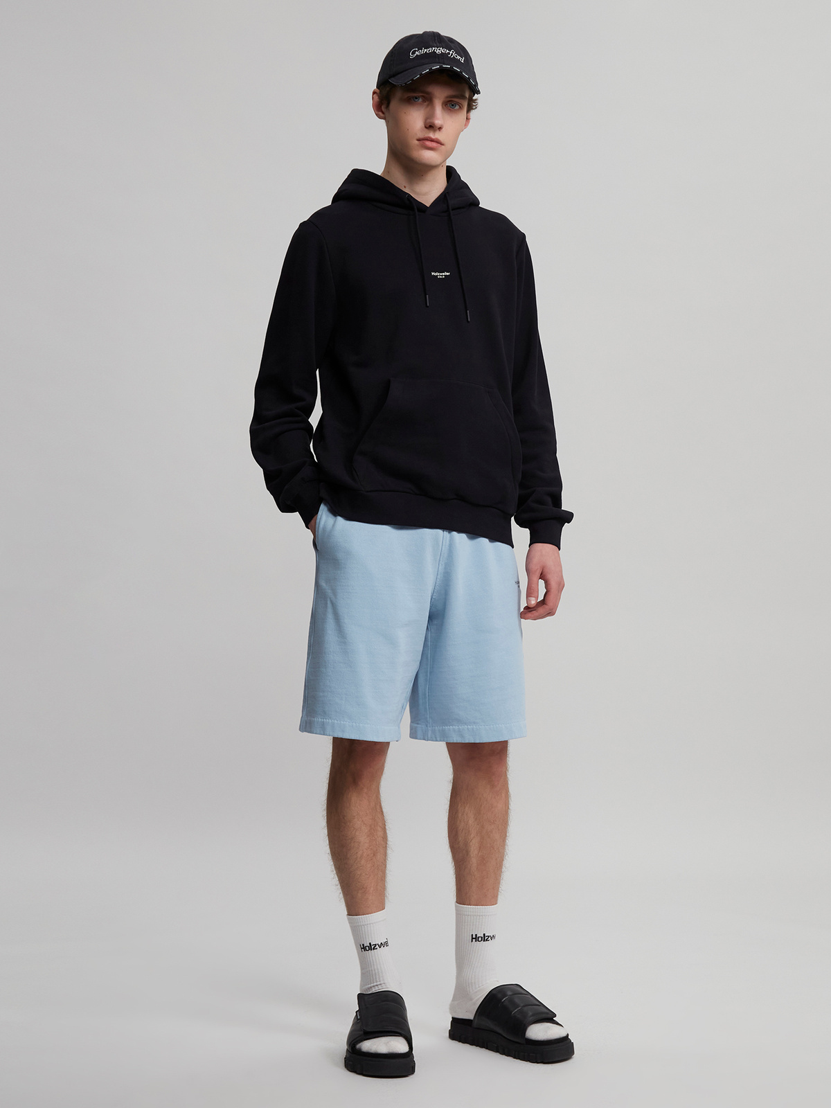 M. Oslo Hoodie Black 1