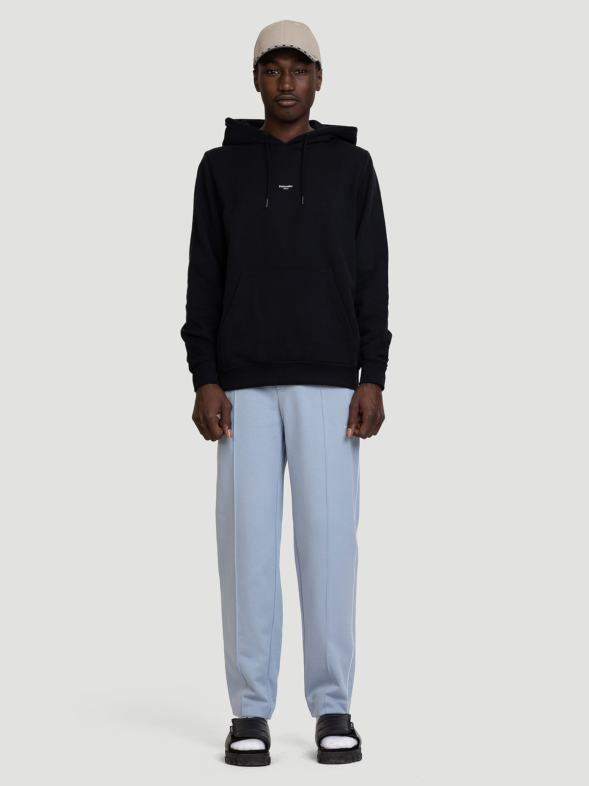 M. Oslo Hoodie Black 2