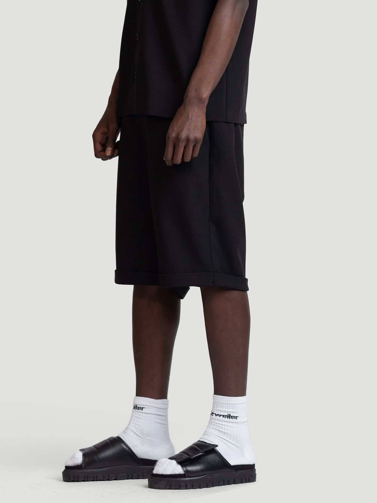 Temo Shorts Black 2
