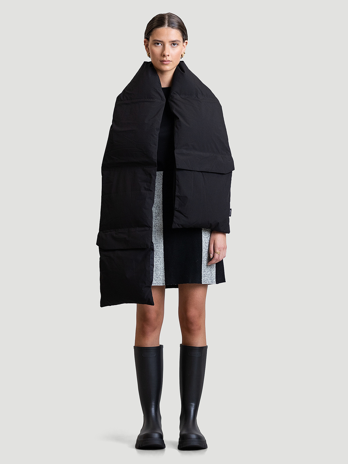 Alnes Down Scarf Black 0