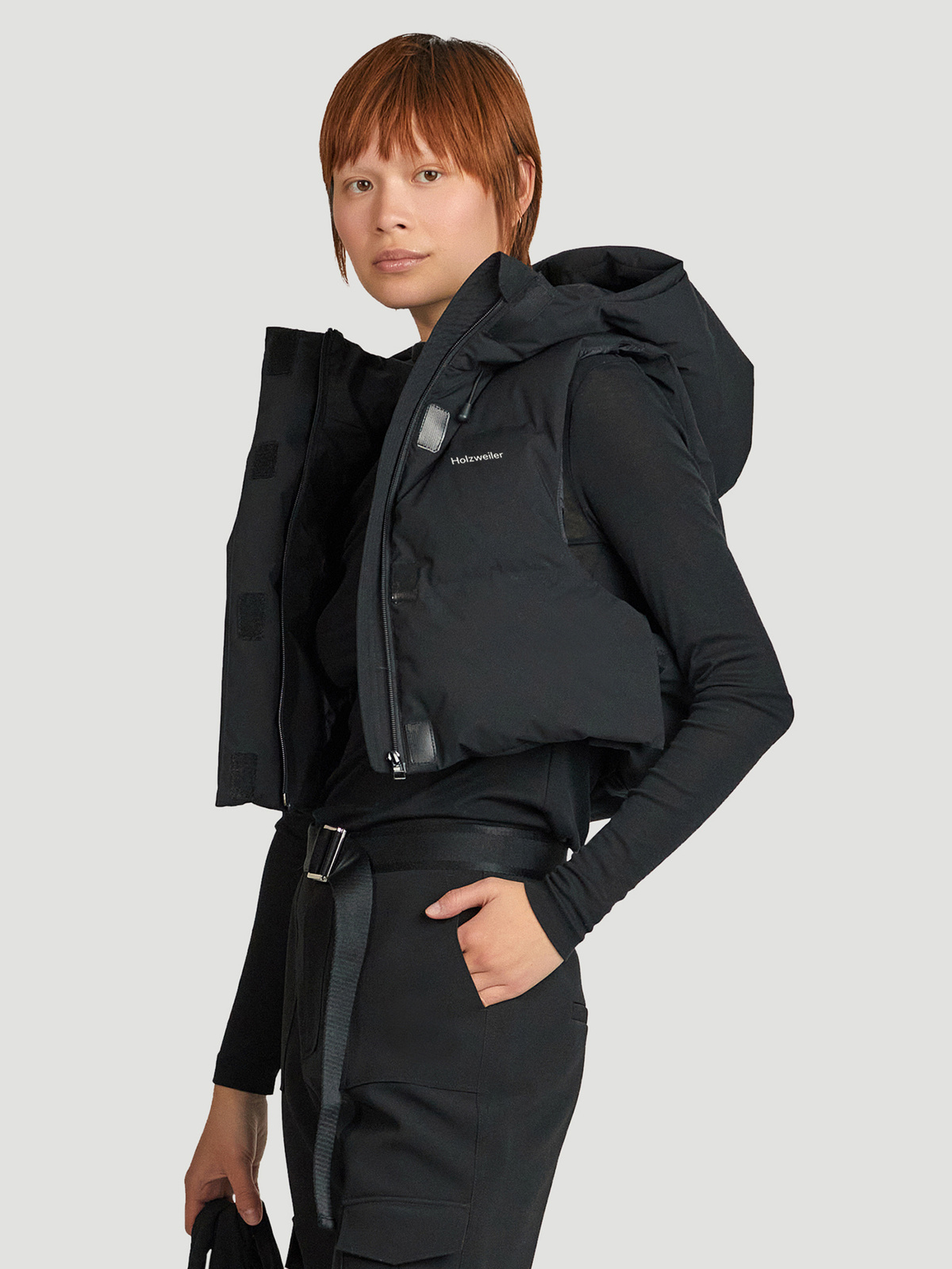 Sula Down Bib Black 3