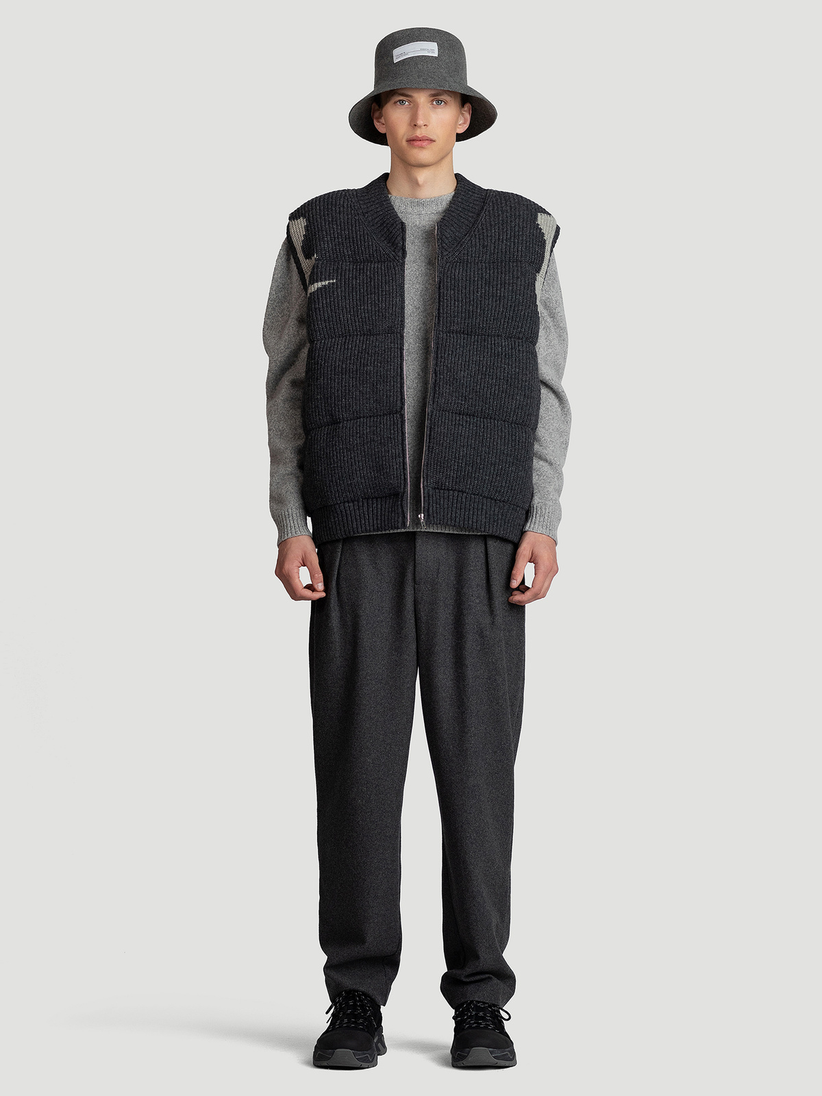 Valo Vest Charcoal Mix 1