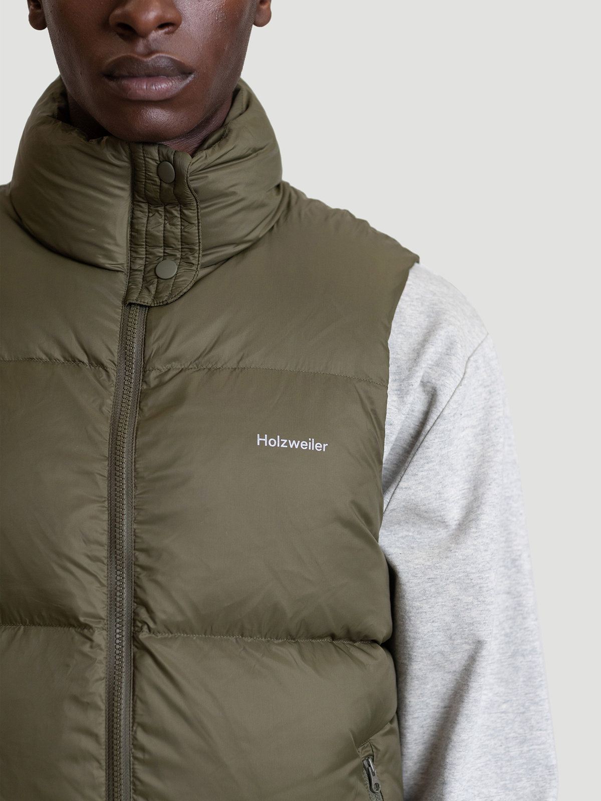 Ail Unisex Down Vest Army 2