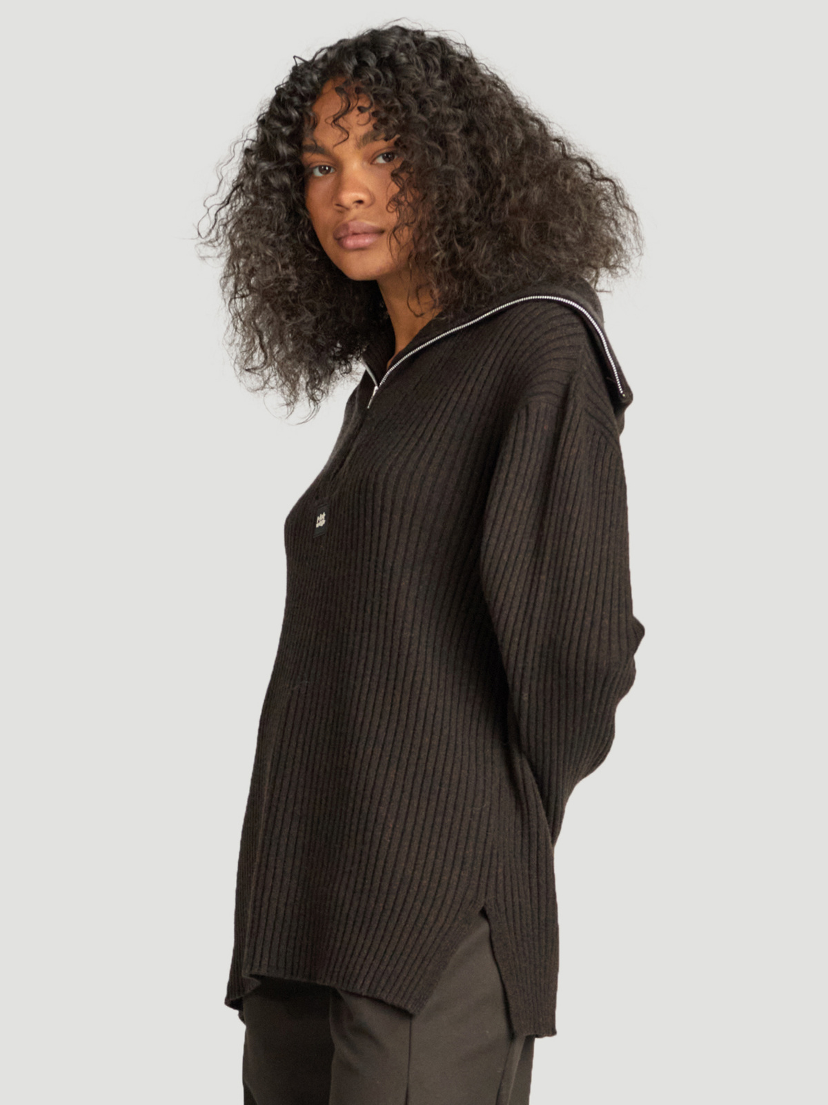React Knit Sweater Dk. Brown 2