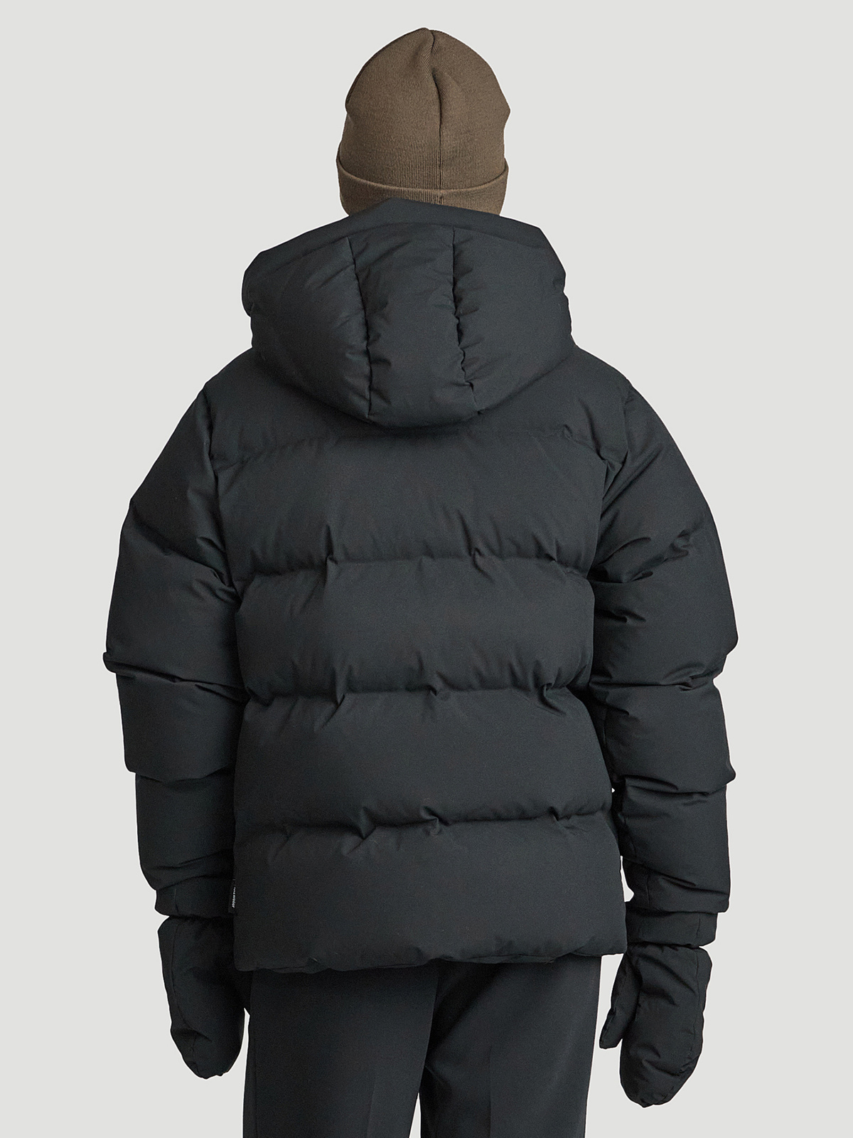 Besseggen Down Jacket Black 5