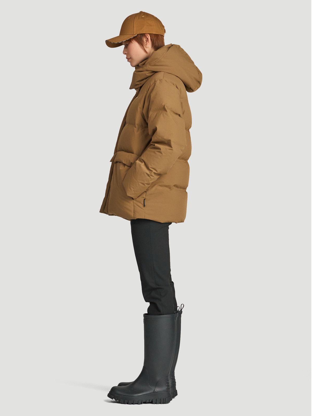 Besseggen Down Jacket Lt. Brown 3