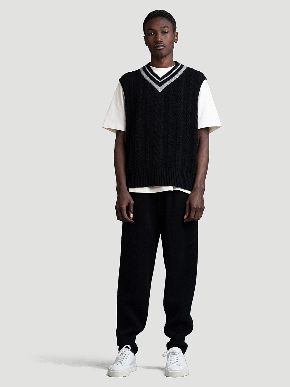 Luvi Vest Black 3