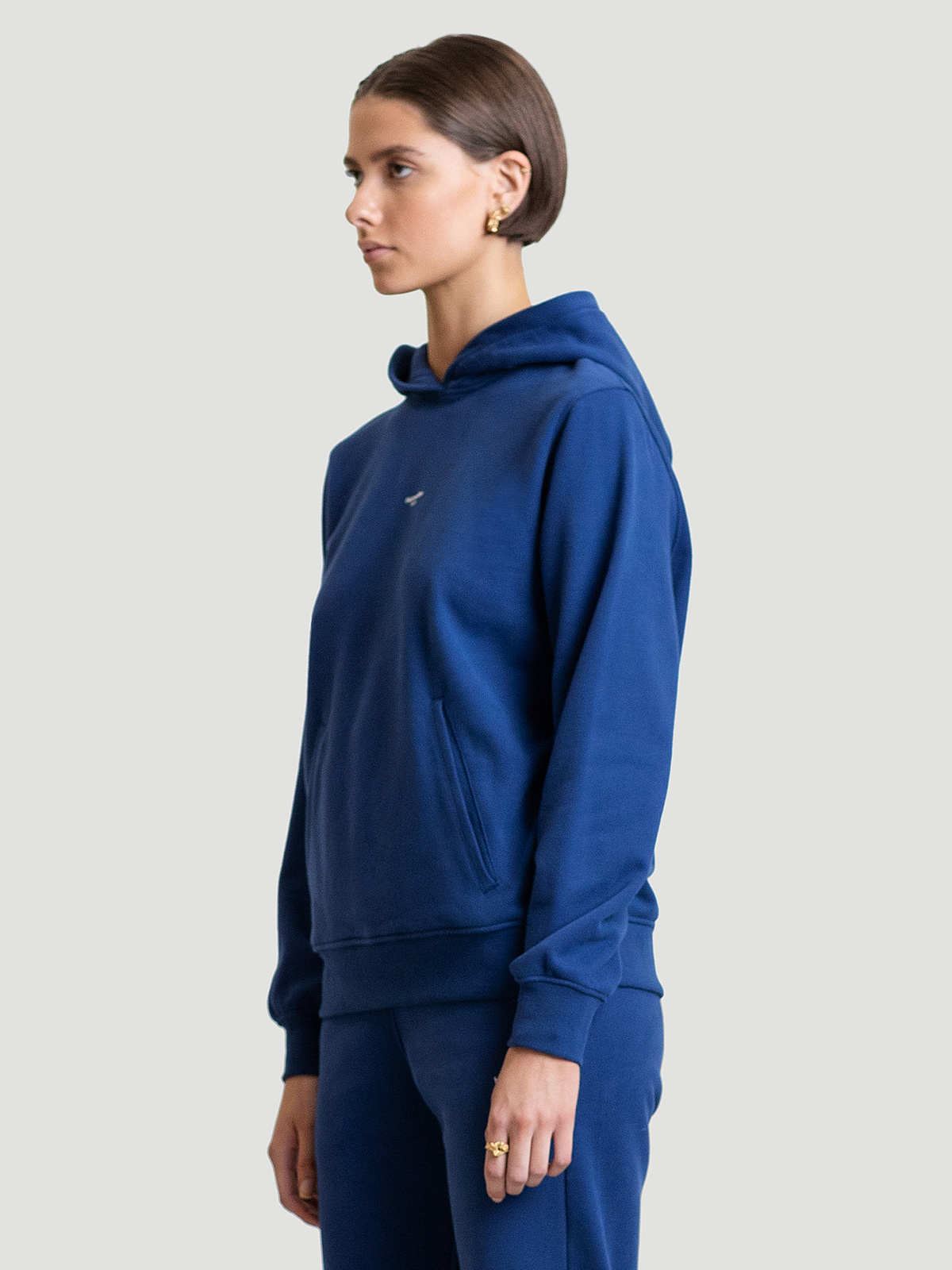 W. Oslo Hoodie Navy 2
