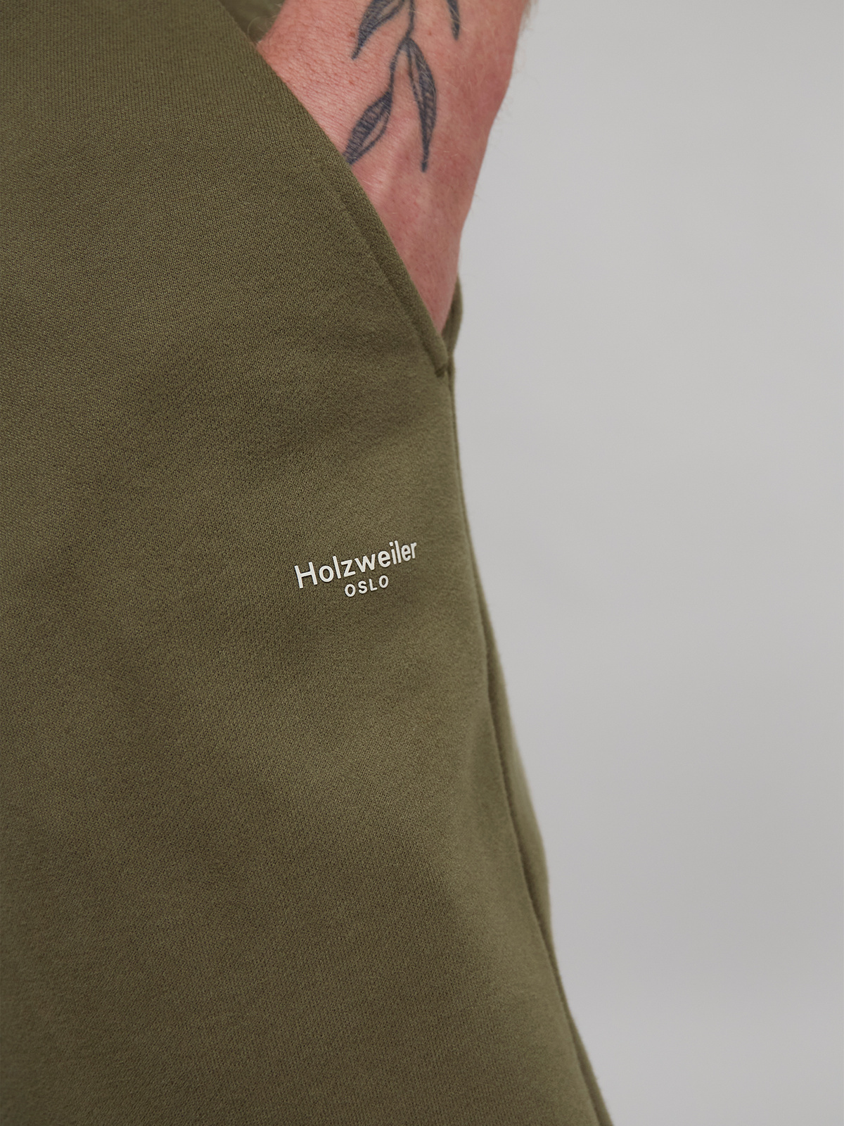 M. Oslo Sweat Trouser Army 2