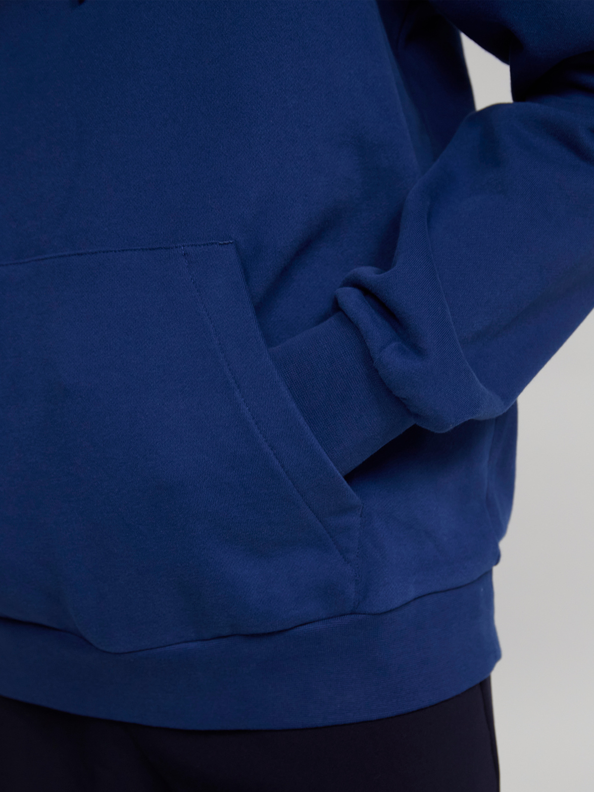 M. Oslo Hoodie Navy 3