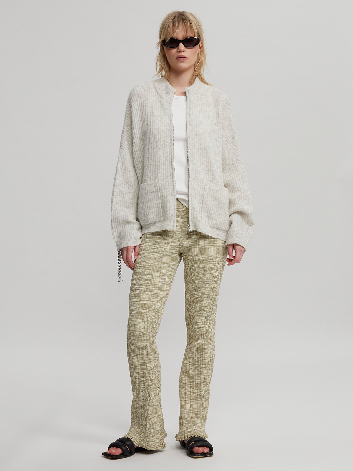 Penguin Knit Cardigan Lt. Grey 1