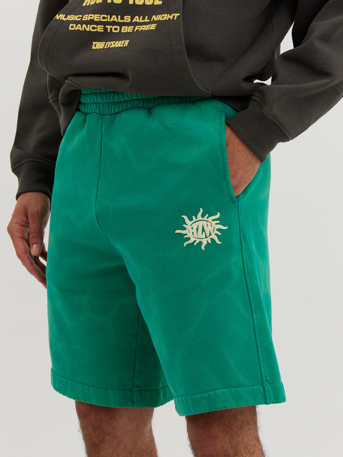 M. Oasis Logos Shorts Green 2