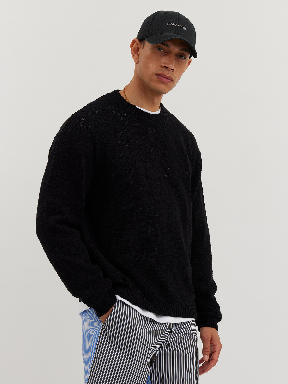 Saturn Slub Yarn Crew Black 3