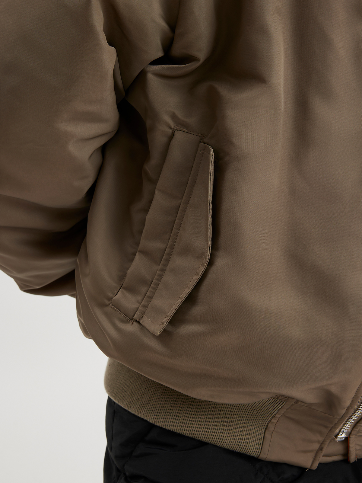 W. Reb Bomber Jacket Khaki 4