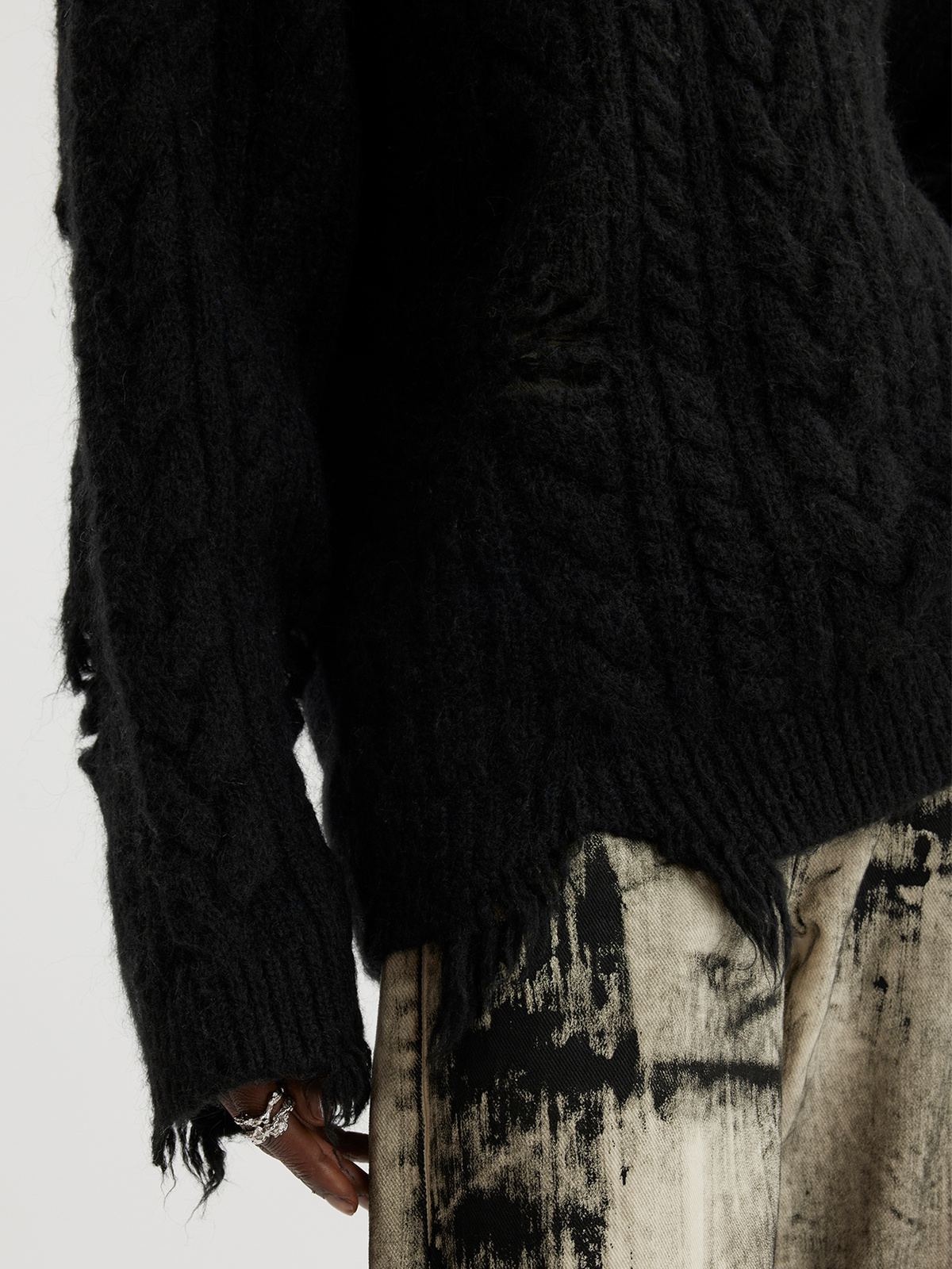 Baharia Distressed Crew Black 3