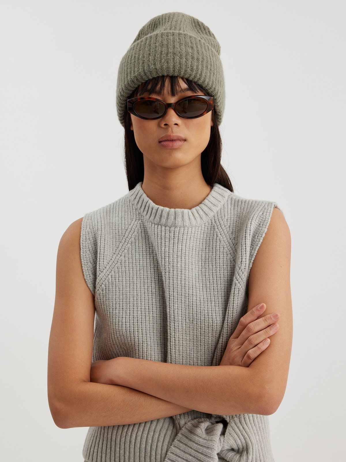 Hypnotized Beanie Dk. Green 1