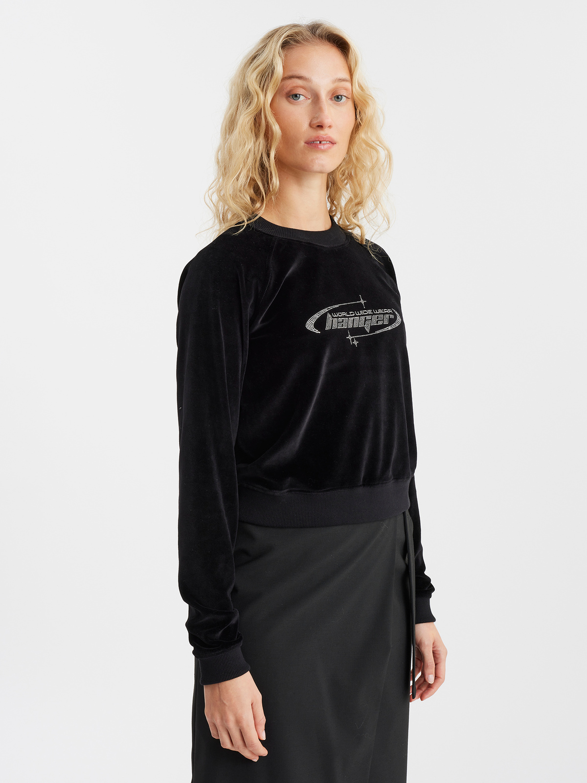 W. Hanger Velvet Rhinestone Crew Black 3