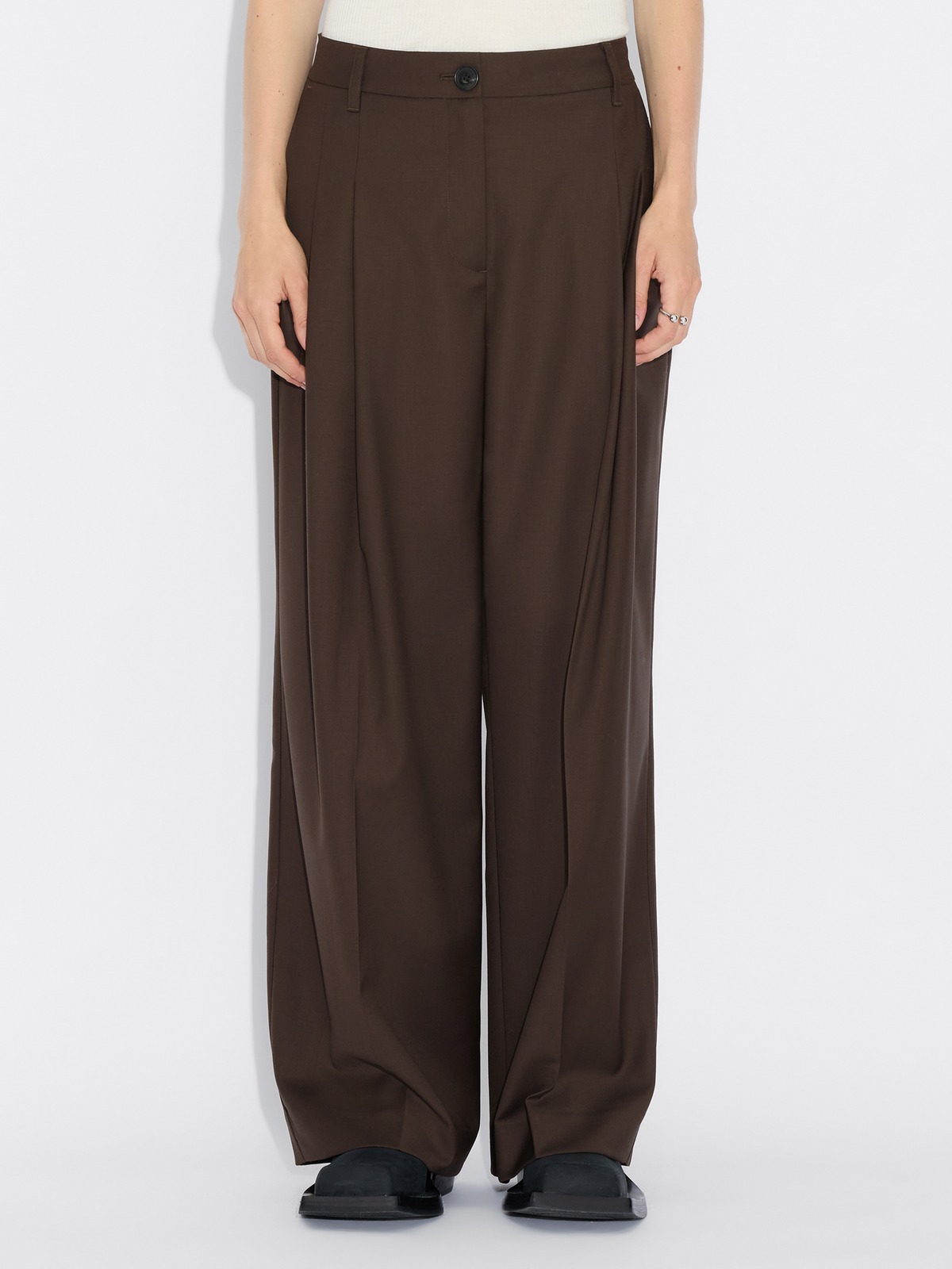 Alexa Pleat Trousers - Brown - Holzweiler