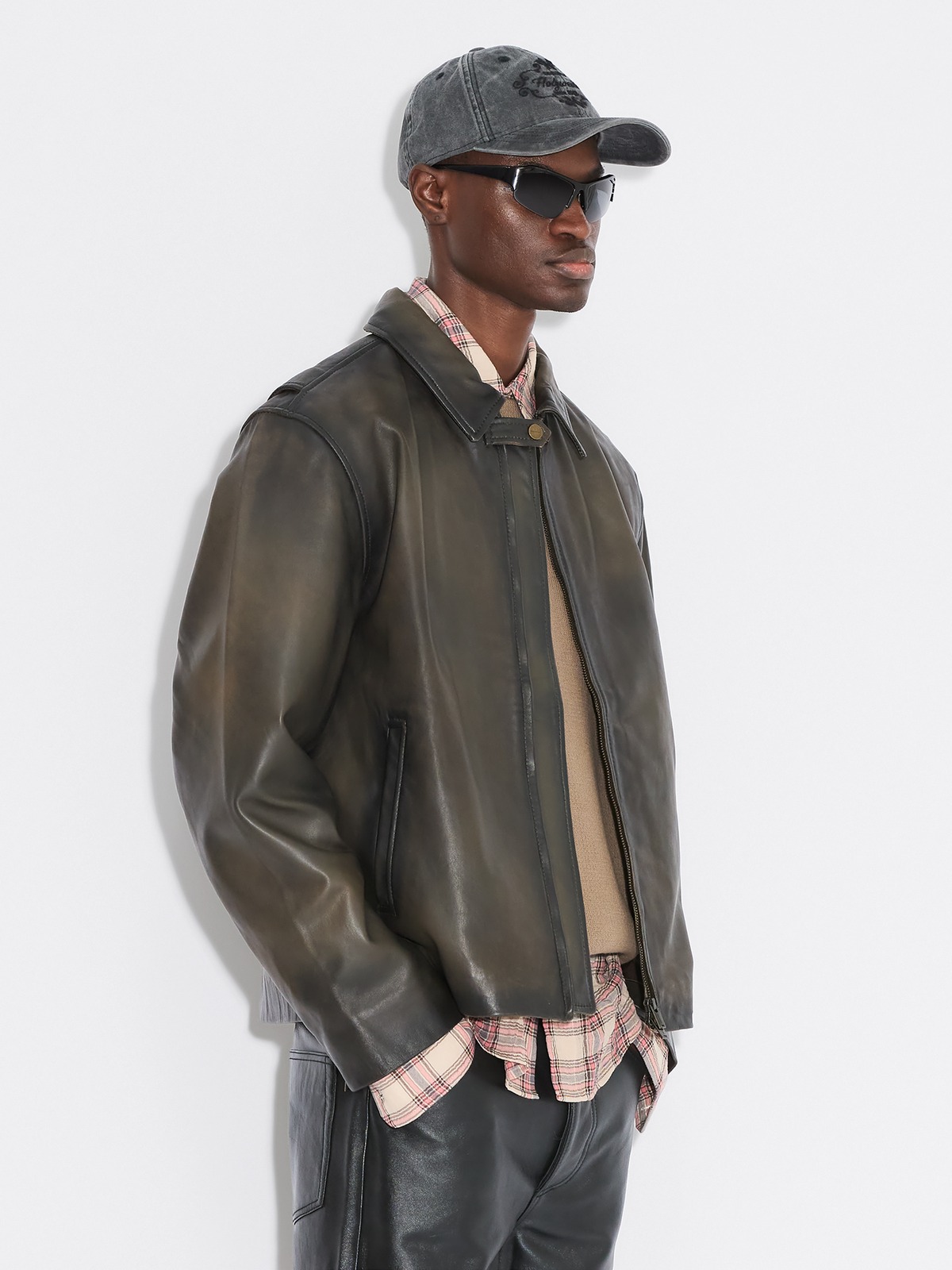 Carmen Cap - Black Washed - Holzweiler