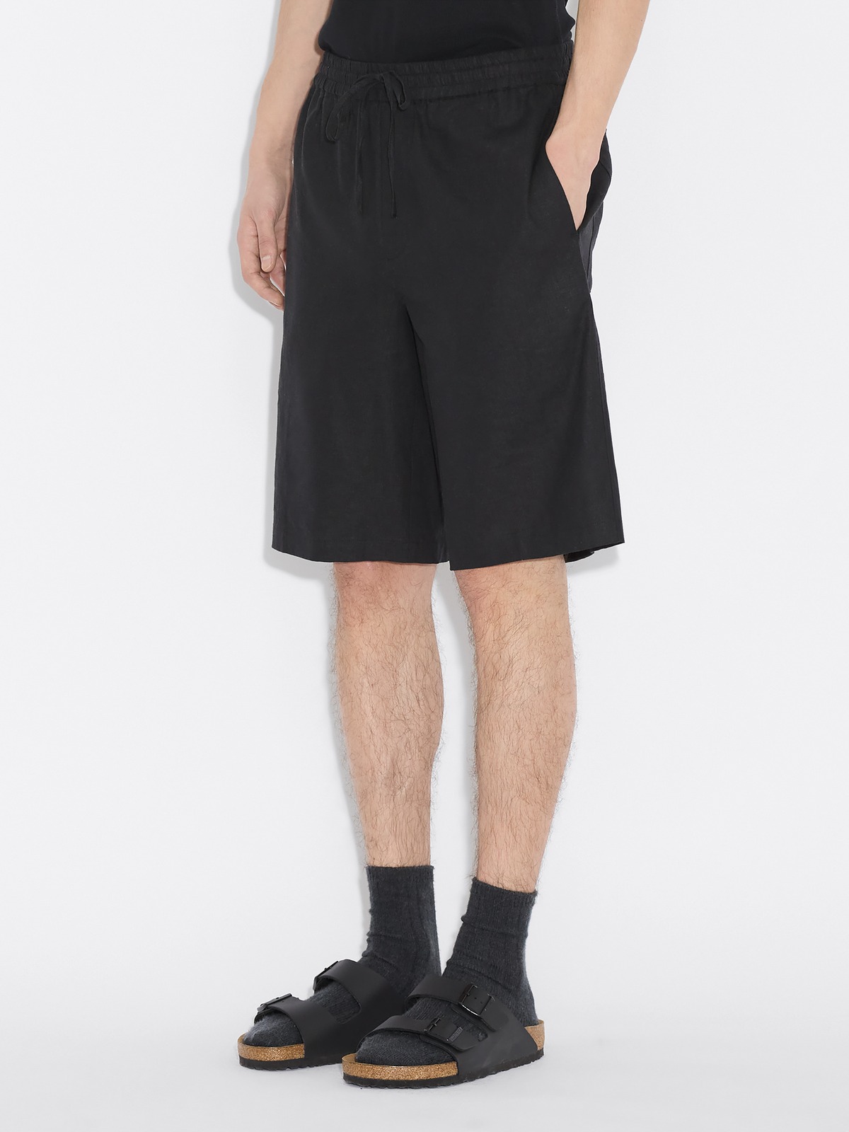 Lian Linen Shorts - Black - Holzweiler