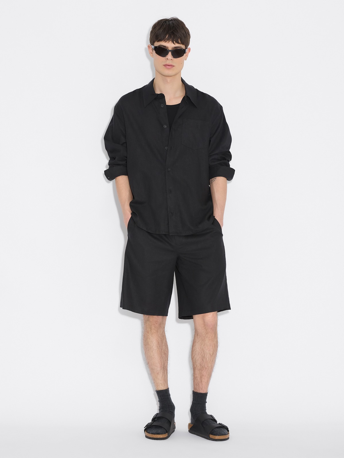 Lian Linen Shorts - Black - Holzweiler